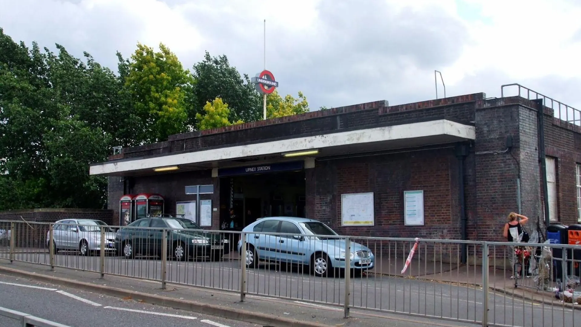 Вилла Barking London House Sleeps 12 - Parking - Train Tube - Airport Дом отдыха