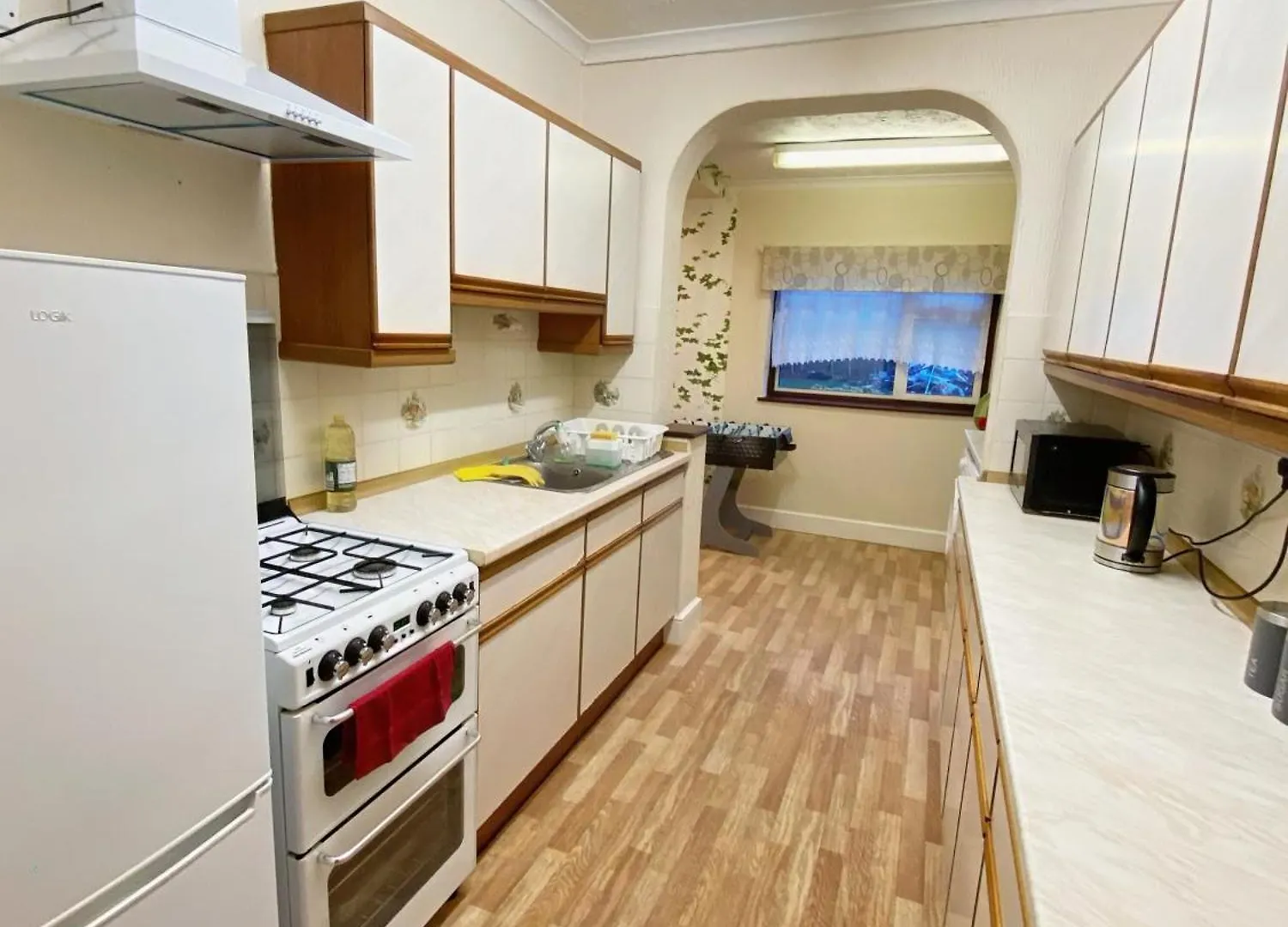 Вилла Barking London House Sleeps 12 - Parking - Train Tube - Airport