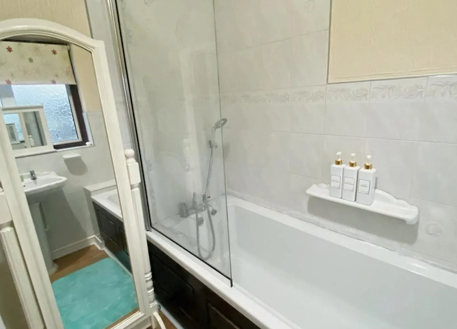 Вилла Barking London House Sleeps 12 - Parking - Train Tube - Airport Великобритания