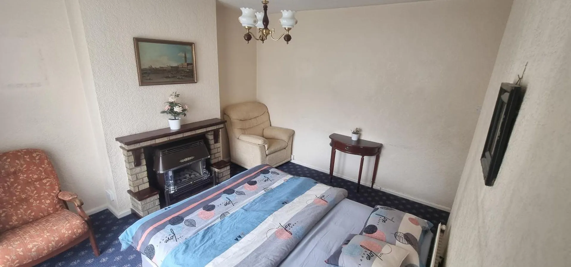 Вилла Barking London House Sleeps 12 - Parking - Train Tube - Airport Дом отдыха