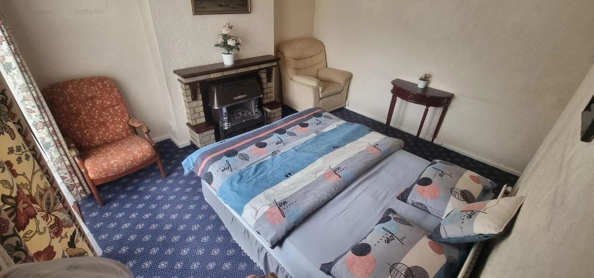 Вилла Barking London House Sleeps 12 - Parking - Train Tube - Airport 0*,